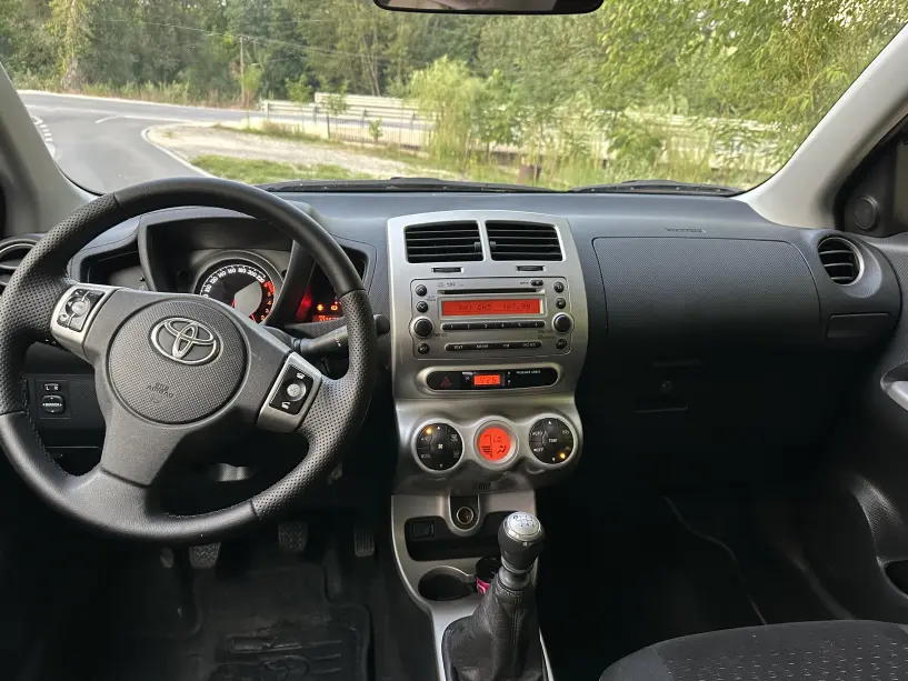 Noleggia un'auto a Tirana