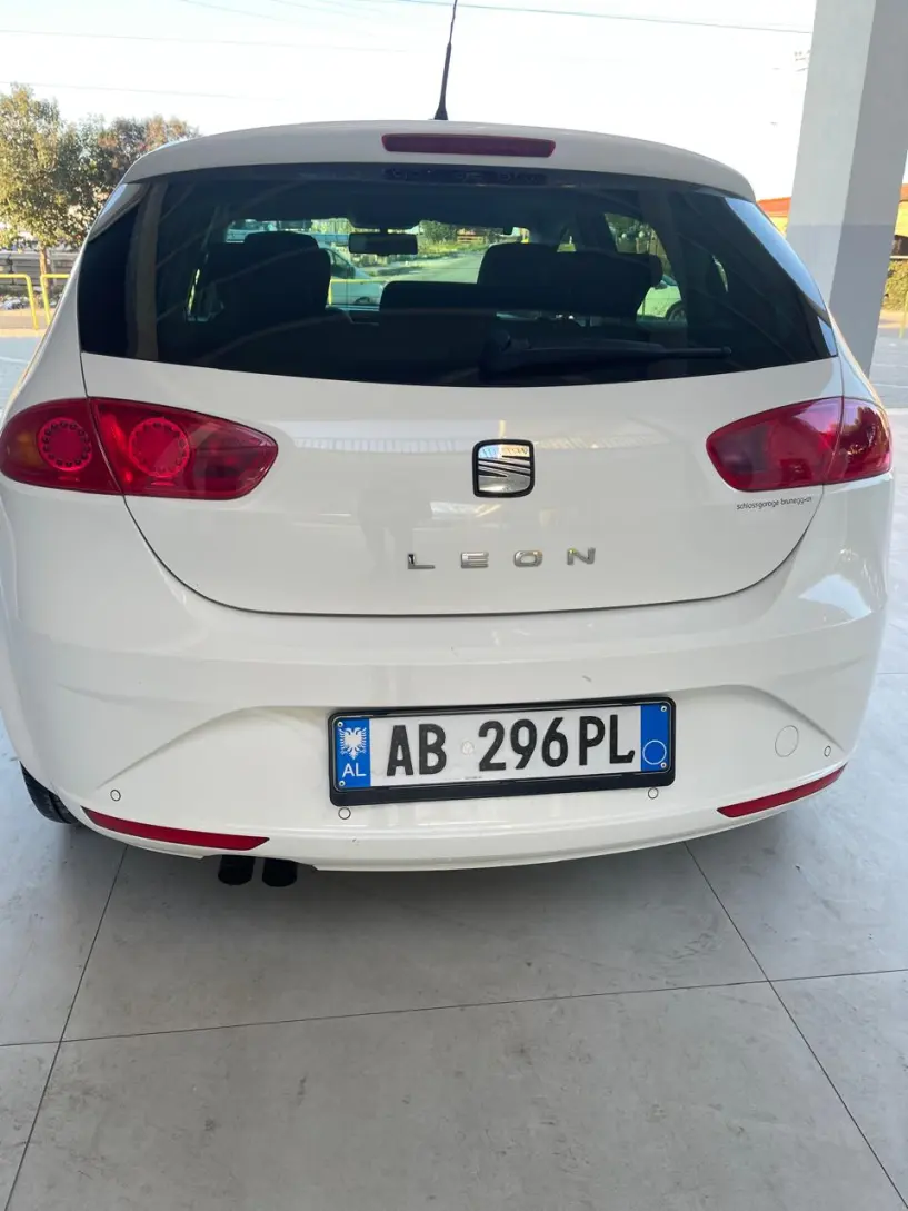 Wynajmij samochód w Tirana