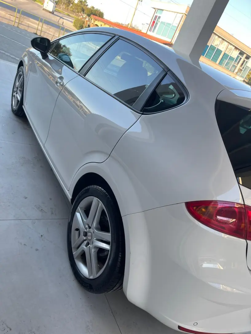 Wynajmij samochód w Tirana