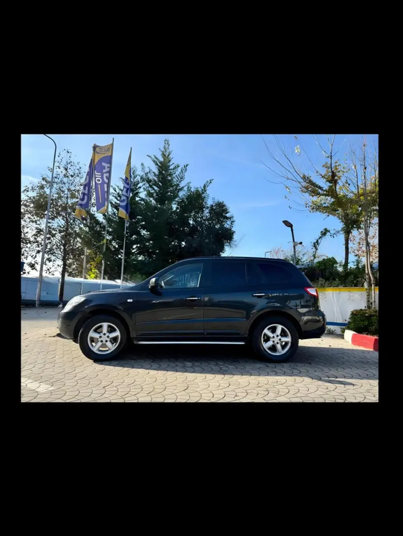 Alquila un coche en Tirana