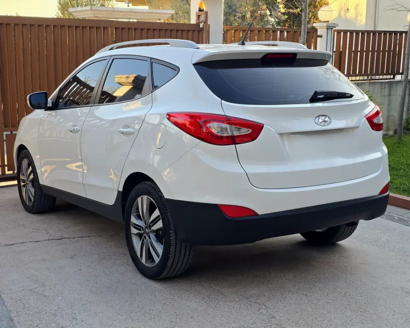 Noleggia un'auto a Tirana