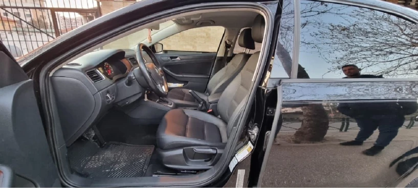 Alquila un coche en Tirana