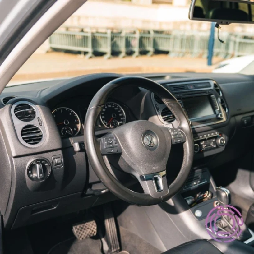 Merrni me qira një makinë në Tirana