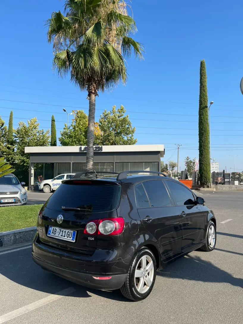 Rent a car in Tirana