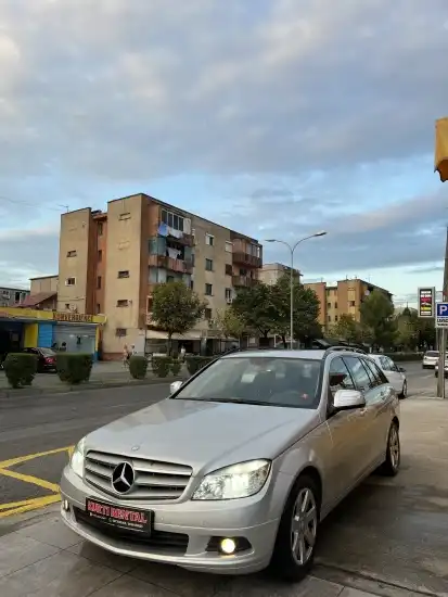 Alquila un 2008 Mercedes-Benz C 220 en Shkodër