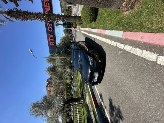 Alquila un 2005 BMW 530 en Tirana