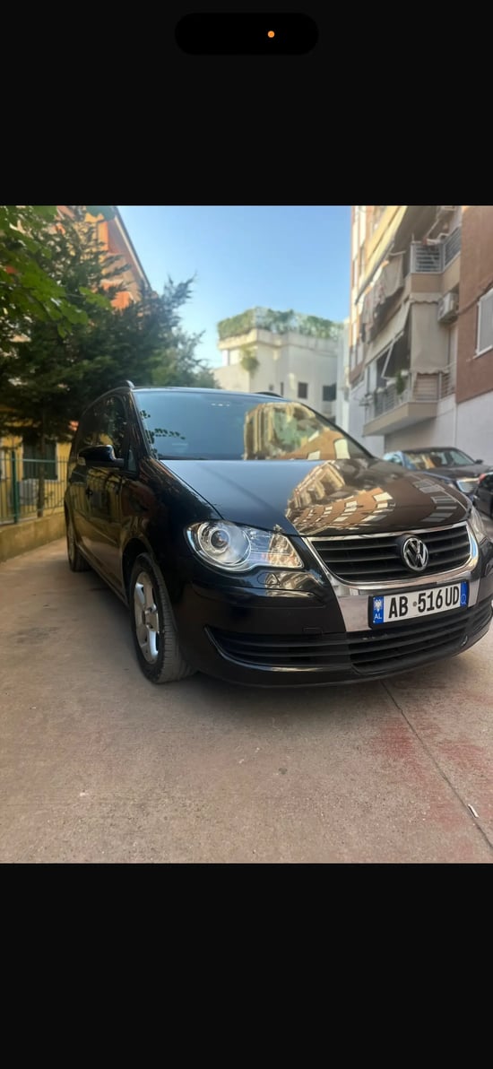 Rent a 2010 Volkswagen Touran in Tirana