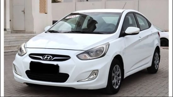 Noleggia una Hyundai Accent dell'anno 2015 a Durrës