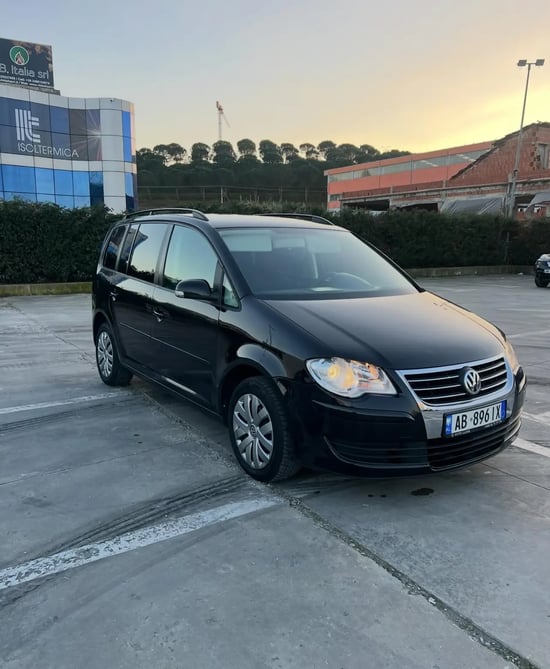 Rent a 2009 Volkswagen Touran in Tirana
