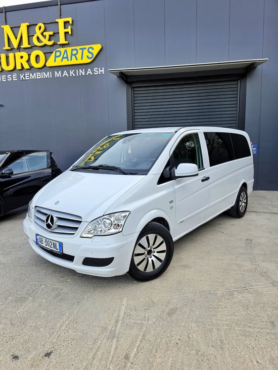 Wynajmij Mercedes-Benz Vito z 2014 roku w Durrës