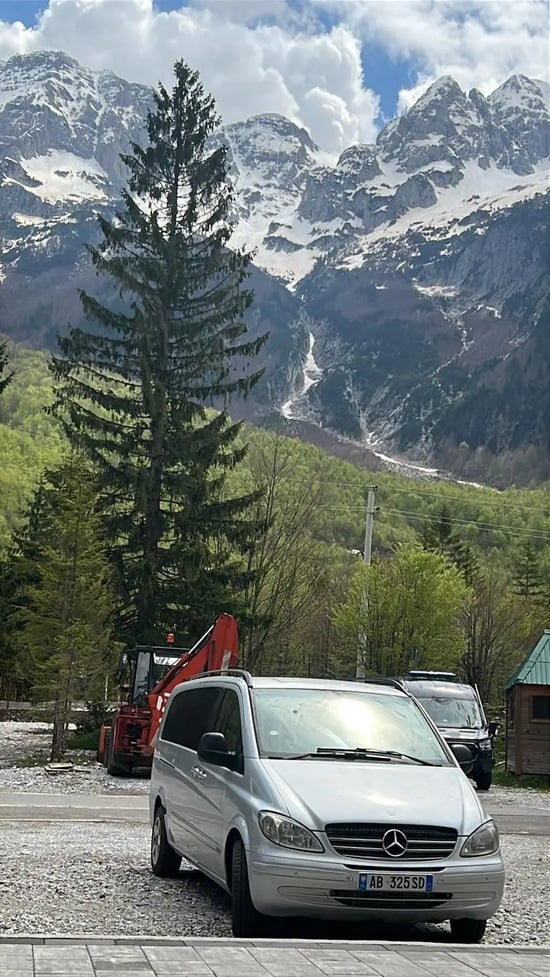 Wynajmij Mercedes-Benz Viano z 2009 roku w Shkodër