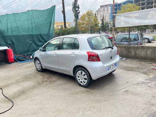Rent a 2009 Toyota Yaris in Tirana
