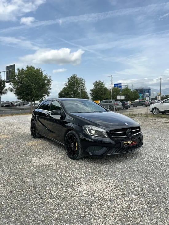 Wynajmij Mercedes-Benz A-Class z 2015 roku w Tirana