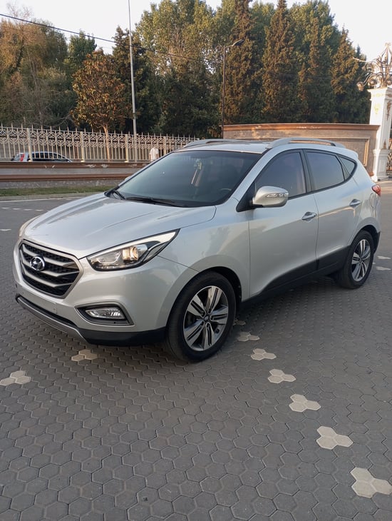 Noleggia una Hyundai Tucson dell'anno 2015 a Durrës