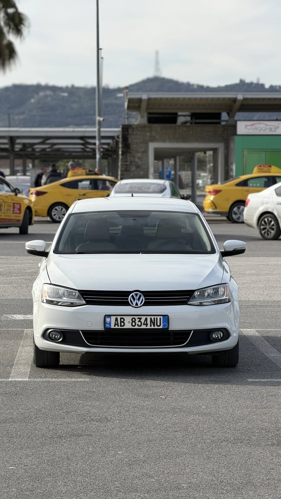 2014 Volkswagen Jetta in Tirana mieten