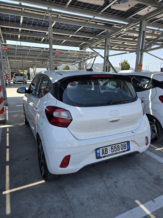 Louer une Hyundai i10 de l'année 2023 à Tirana