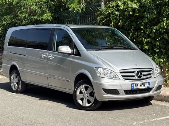 Noleggia una Mercedes-Benz Viano dell'anno 2014 a Tirana