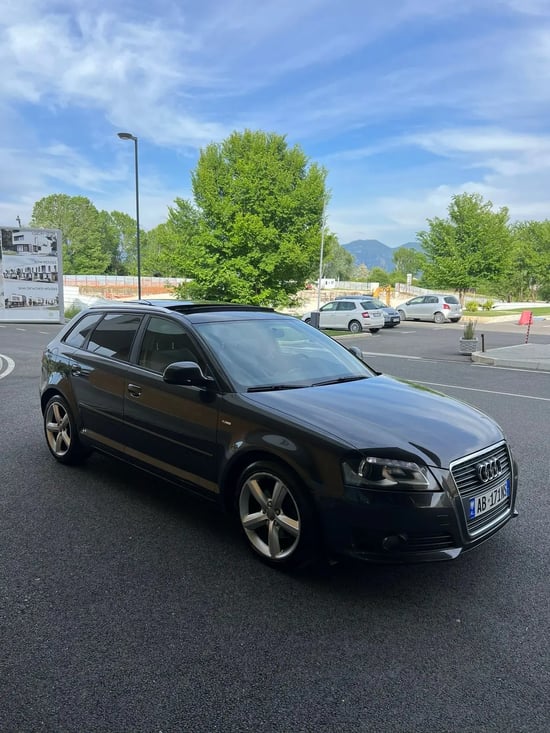 Merrni me qira një Audi A3 të vitit 2014 në Tirana