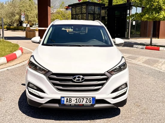 Louer une Hyundai Tucson de l'année 2015 à Tirana