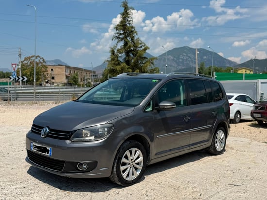 2012 Volkswagen Touran in Tirana mieten