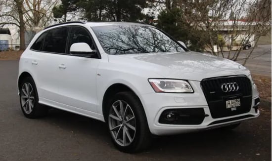 Alquila un 2014 Audi Q5 en Tirana