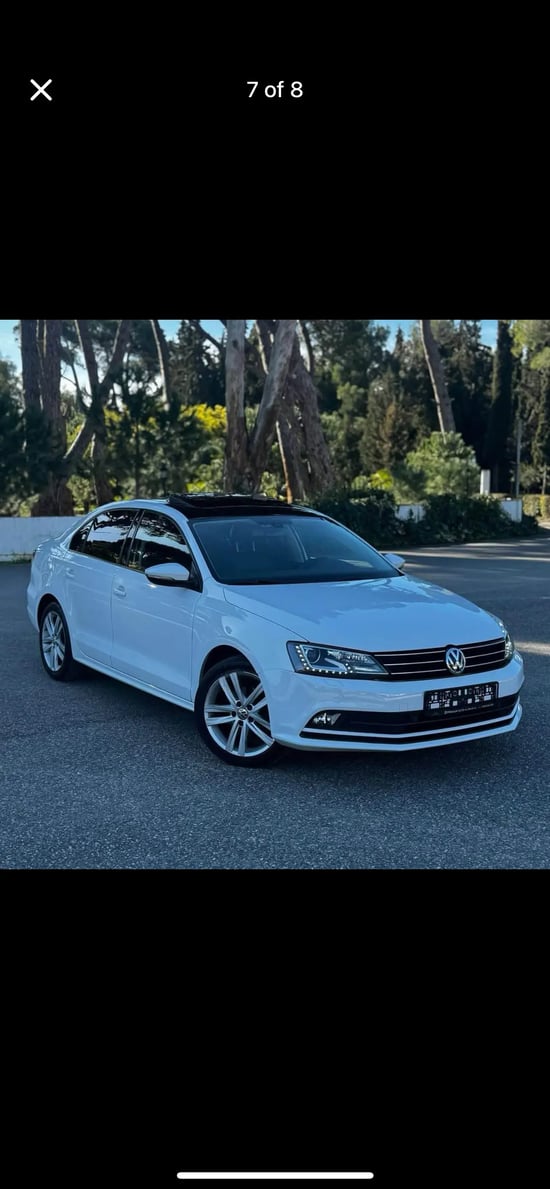 Wynajmij Volkswagen Jetta z 2014 roku w Tirana