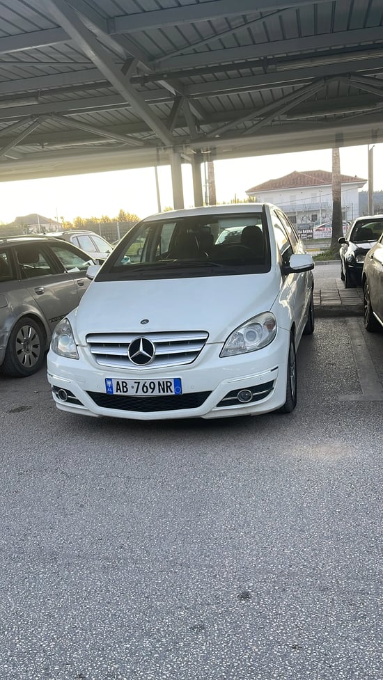 2009 Mercedes-Benz B 180 in Tirana mieten