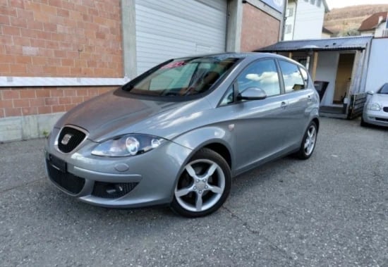 Alquila un 2010 Seat Altea en Tirana