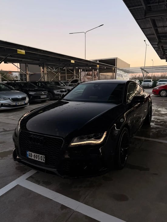 Wynajmij Audi A7 z 2015 roku w Tirana