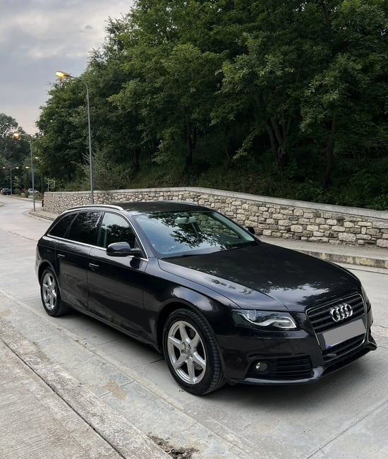 Alquila un 2010 Audi A4 en Tirana