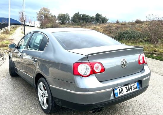 Alquila un 2007 Volkswagen Passat (alle) (All) en Tirana