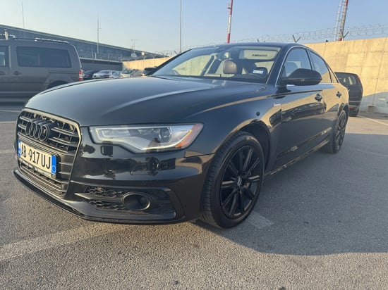 Louer une Audi A6 de l'année 2012 à Tirana