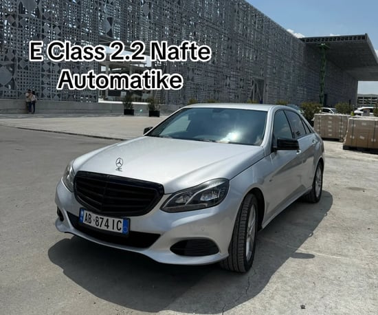 Alquila un 2013 Mercedes-Benz 220 en Tirana