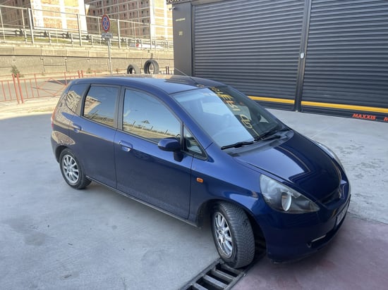 Wynajmij Honda Jazz z 2007 roku w Tirana