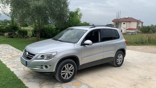 Louer une Volkswagen Tiguan de l'année 2010 à Tirana