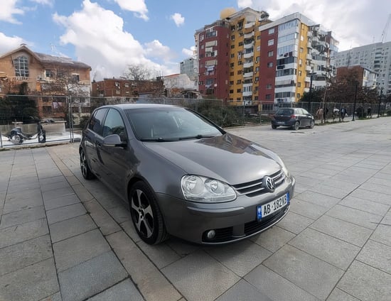 2008 Volkswagen Golf 5 in Tirana mieten