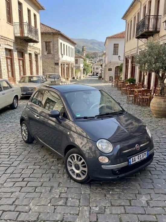 Alquila un 2011 Fiat 500 en Tirana