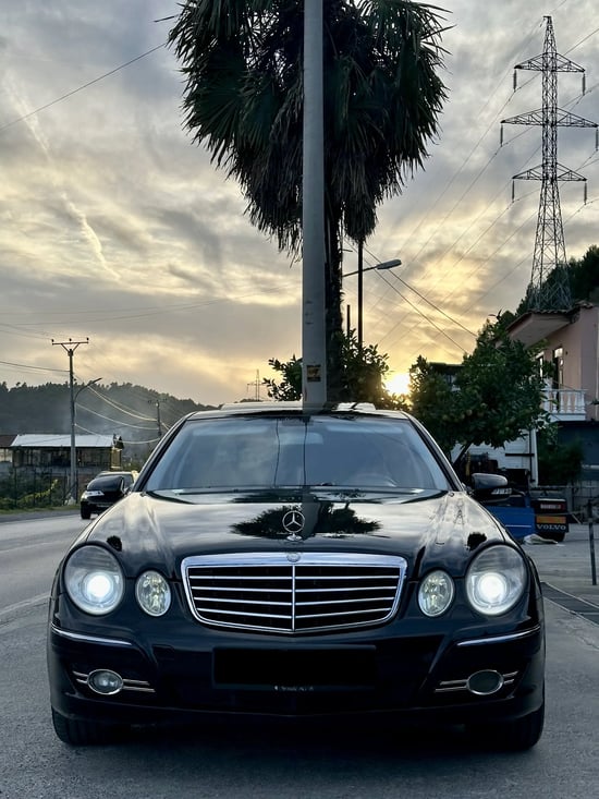 Alquila un 2007 Mercedes-Benz E 220 en Elbasan