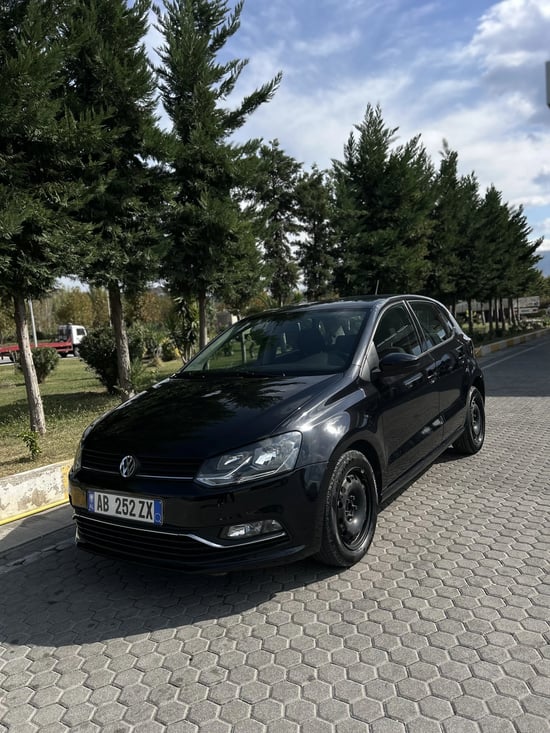 Alquila un 2017 Volkswagen Polo en Vlorë