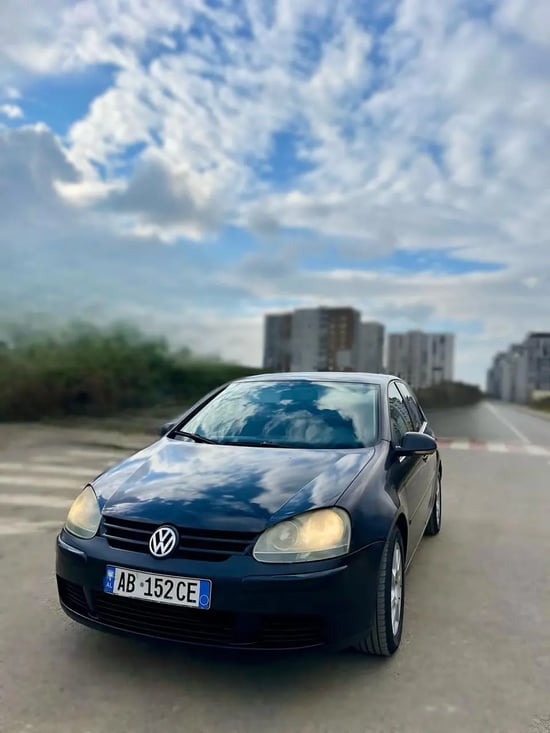 Rent a 2006 Volkswagen Golf 5 in Tirana
