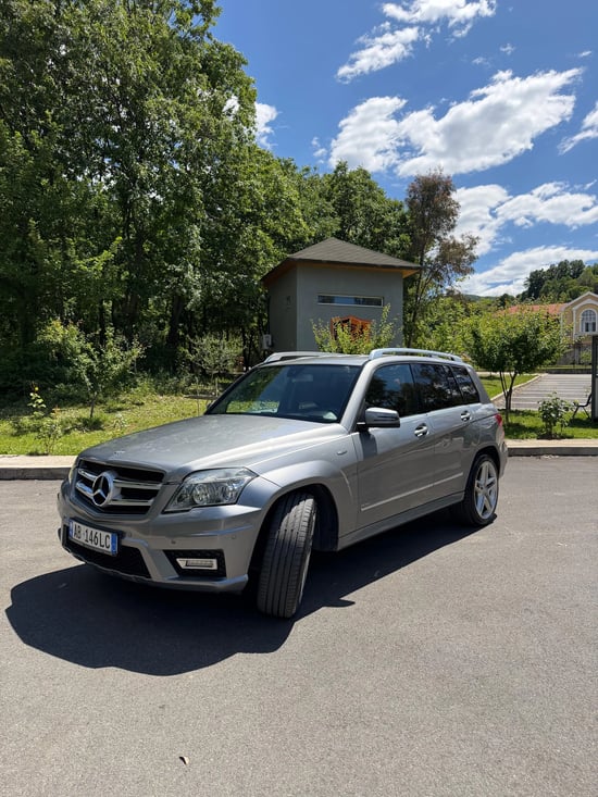 Louer une Mercedes-Benz GLK-Class (All) de l'année 2013 à Tirana