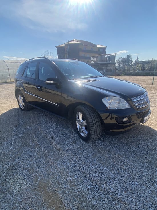 2009 Mercedes-Benz ML 320 in Tirana mieten