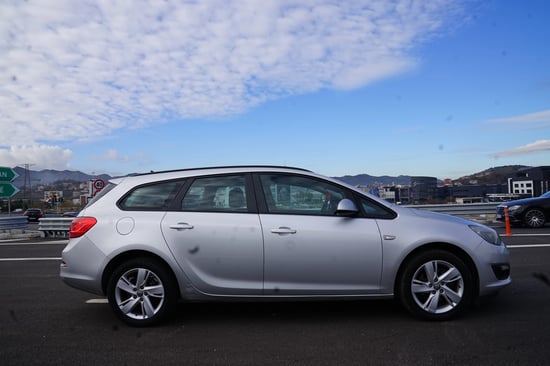 Rent a 2015 Opel Astra in Tirana