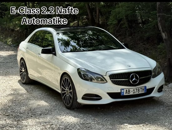Noleggia una Mercedes-Benz 220 dell'anno 2014 a Tirana