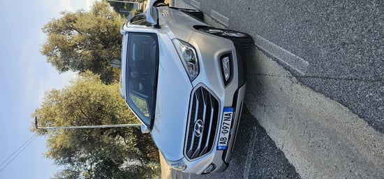 Merrni me qira një Hyundai ix35 të vitit 2014 në Tirana
