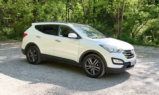 Louer une Hyundai Santa Fe de l'année 2016 à Tirana