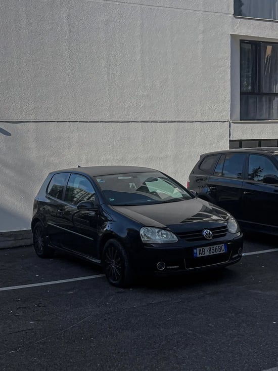 Rent a 2007 Volkswagen Golf (All) in Tirana