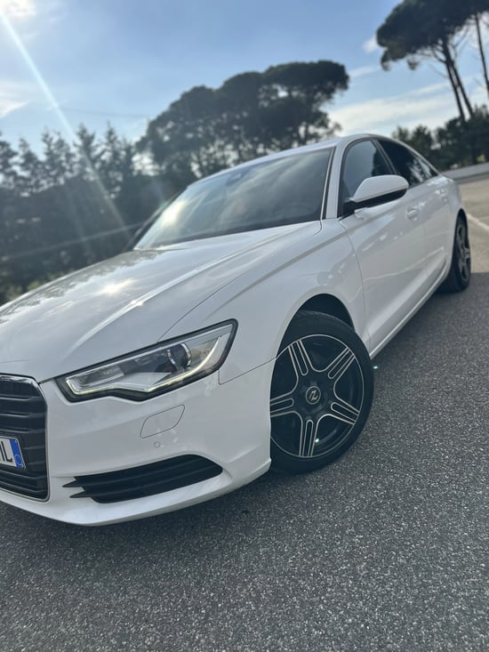 Noleggia una Audi A6 dell'anno 2014 a Durrës