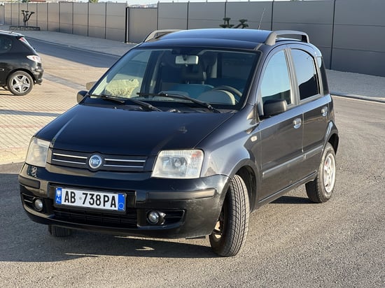 Alquila un 2010 Fiat Panda en Durrës