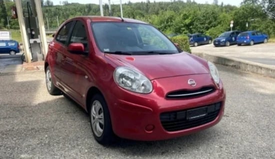 Merrni me qira një Nissan Micra të vitit 2013 në Tirana